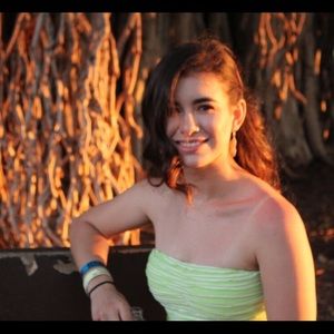 Meet your Posher, Mercedes